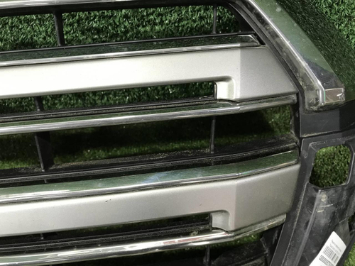 Решетка радиатора Toyota Land Cruiser 200 (2015-2021)