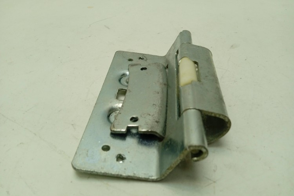 FE1014N кт140 Петля люка для стиральной машины Zanussi FE1014N б/у