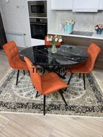 Круглый стеклянный раздвижной стол "Черный оникс" и стулья "ГУЧИ" оранжевый