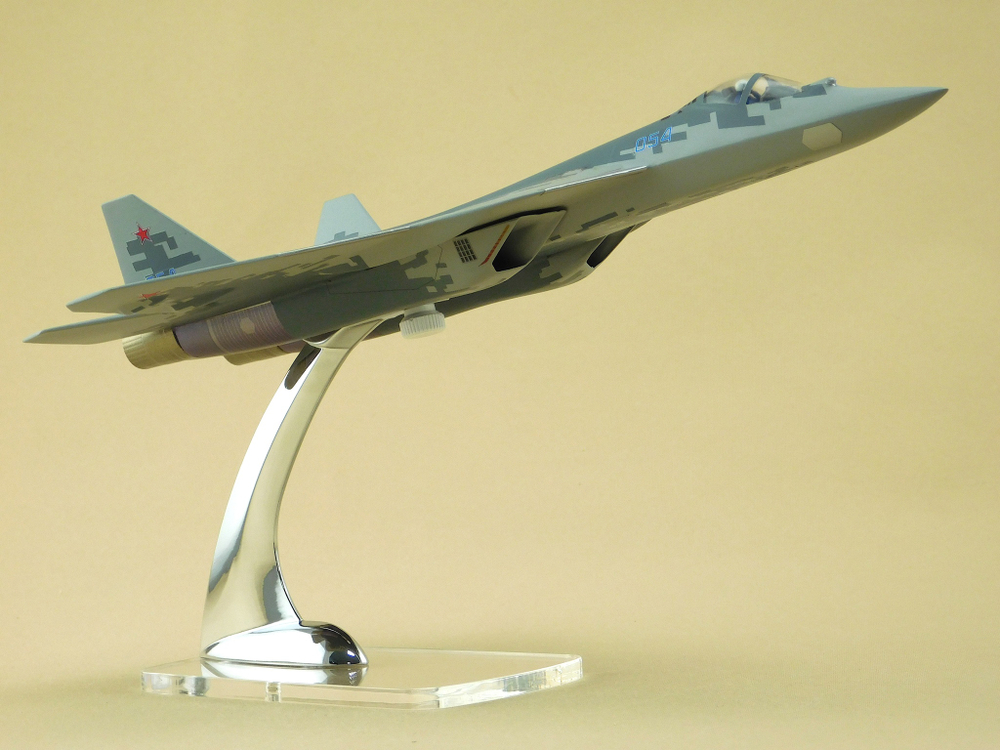 Модель самолета Су-57 (М1:72, 054, Пиксели)