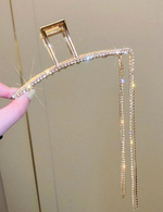 Заколка Краб зажим блестящий  для волос с квадратной дугой с двумя полосками из страз и длинными кисточками. Цвет золото