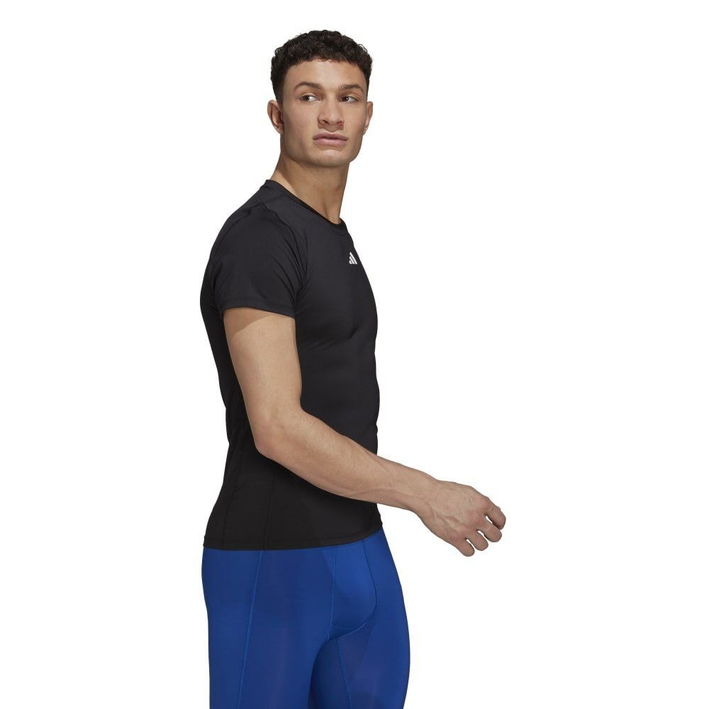 Баскетбольная футболка adidas Techfit Training Tee Black