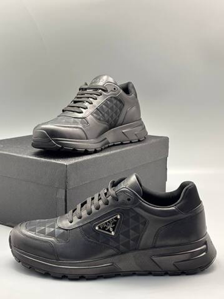 Кроссовки Prada