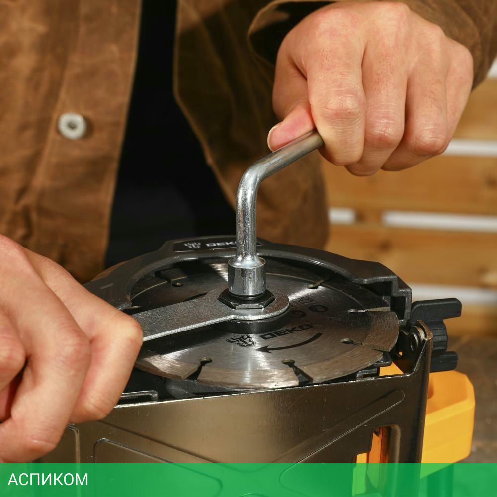 Дисковая (циркулярная) пила Deko DKCS1400 (063-4355)