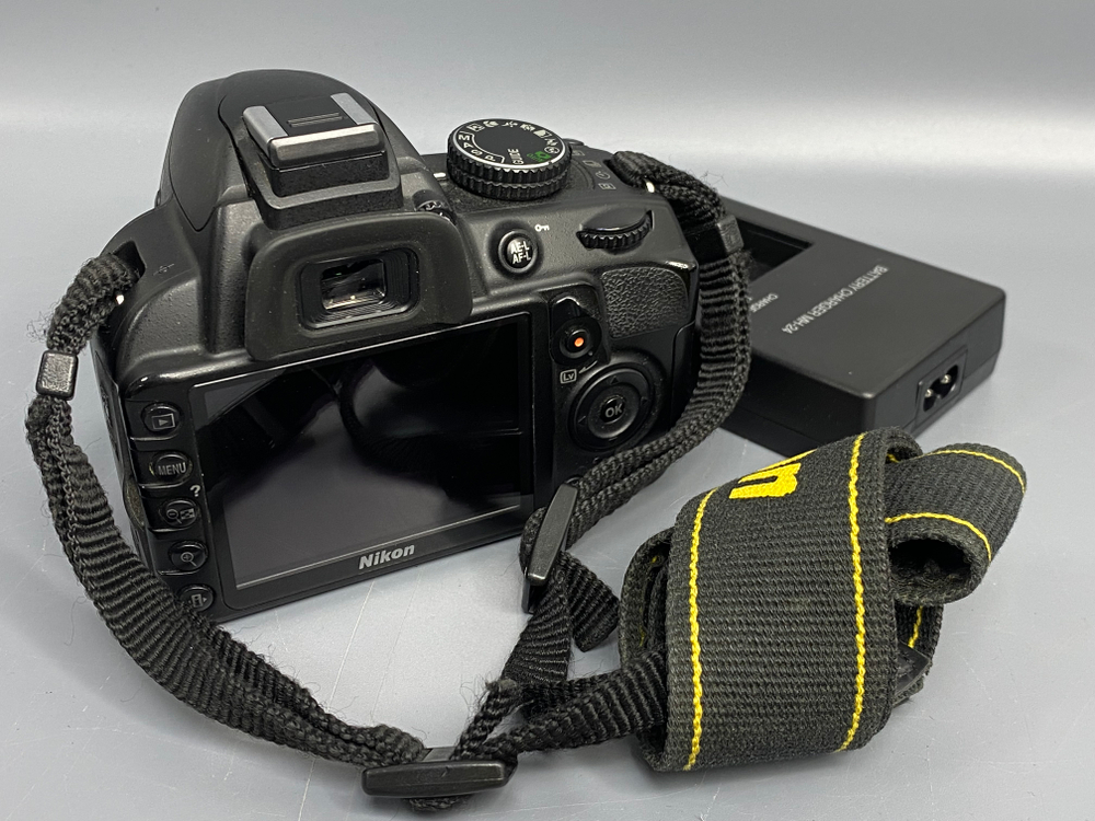 Nikon D3100 25.000 кадров