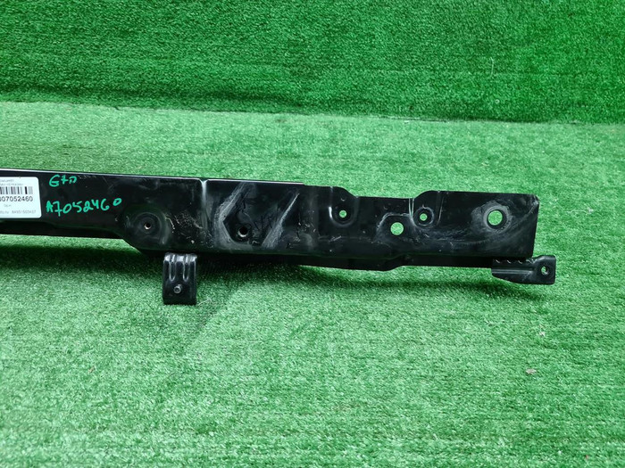 Телевизор верхняя часть Genesis G70 (2017-2021)