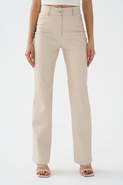 Брюки из экокожи прямые серо-бежевого цвета