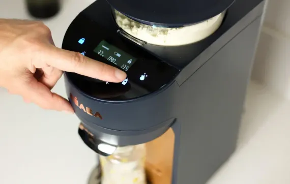 Машина для приготовления детской смеси Beaba Milkeo Plus