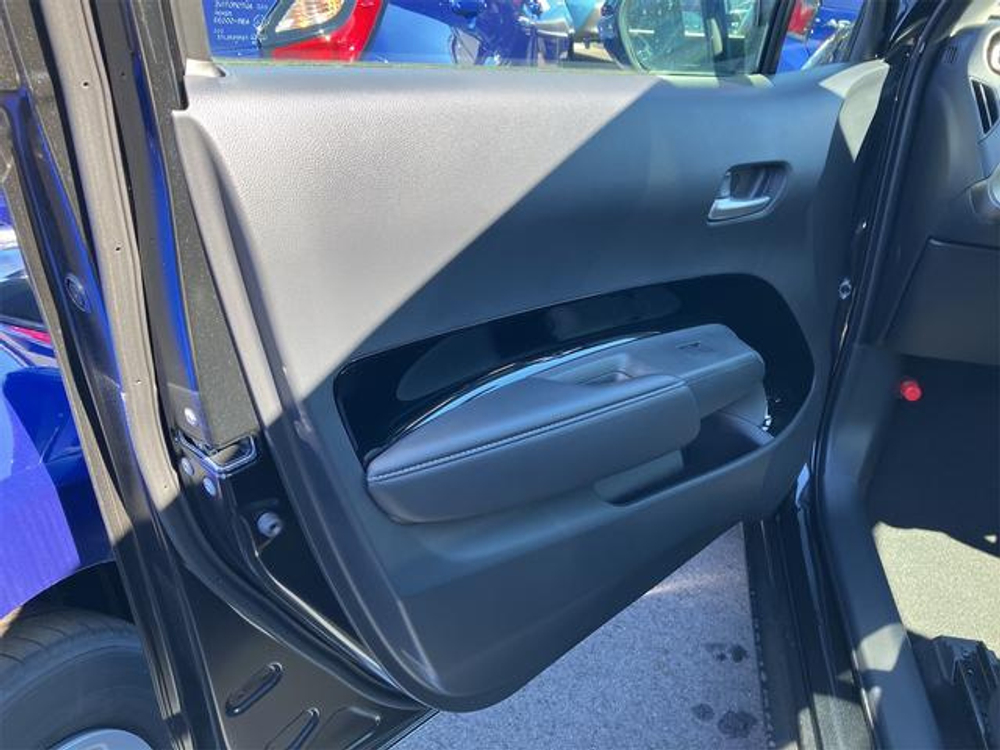 TOYOTA AQUA HYBRID 2023 г.