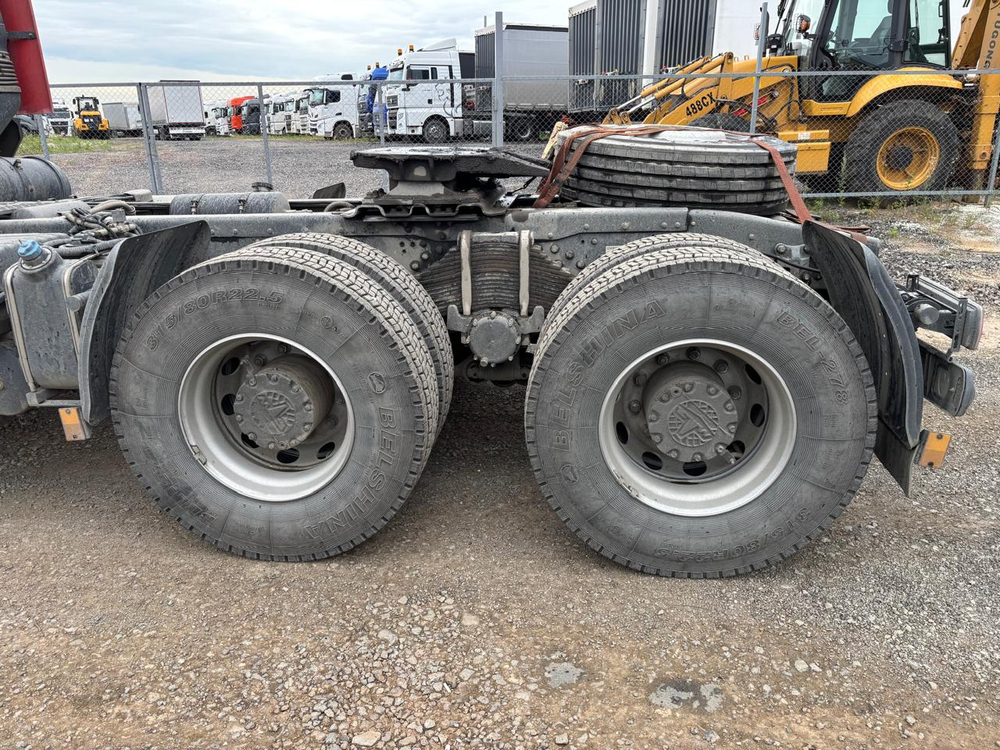 МАЗ 6430 6x4 Седельный тягач 643028-520-012 (Дизельный, 11,7 л, 428 л.с., МТ)