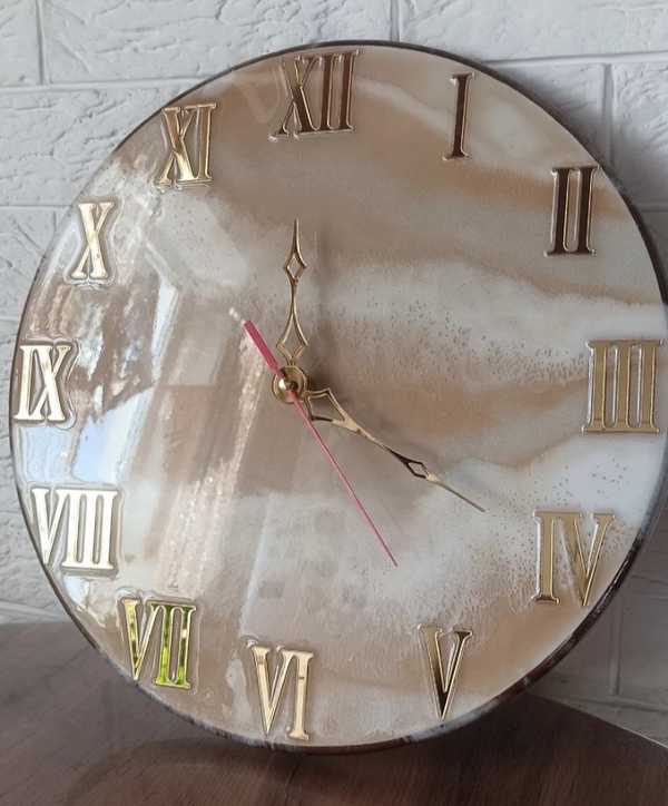 Часы из эпоксидной смолы