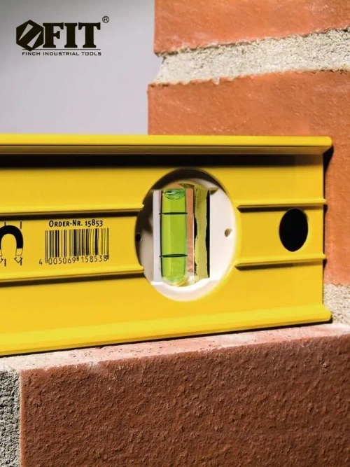 FIT Уровень строительный магнитный 20 см 3 глазка с угломером для работы в ограниченном пространстве