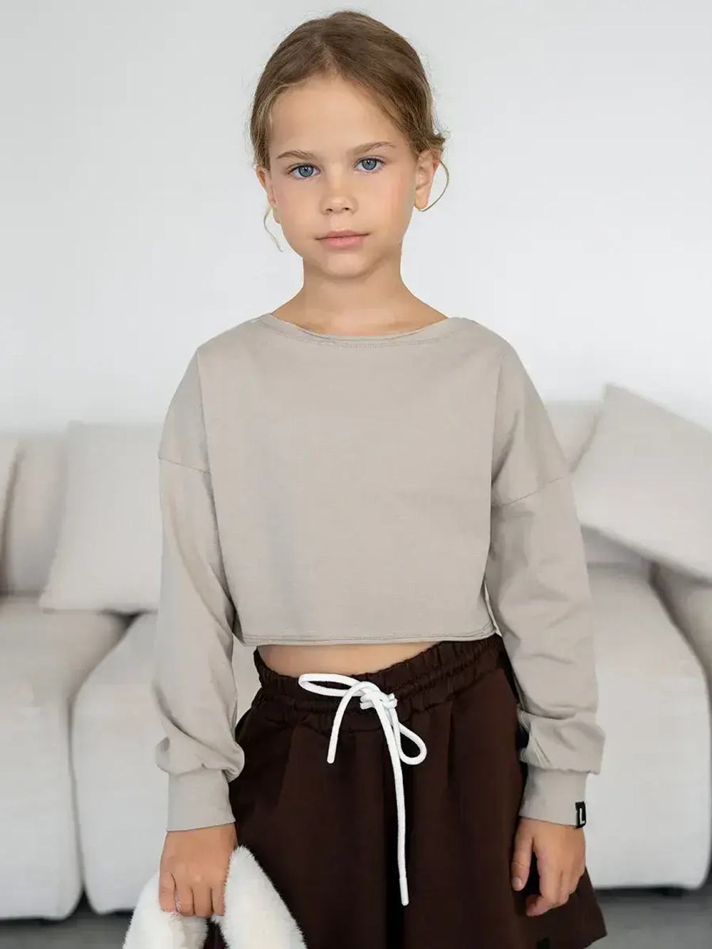 Лонгслив для девочки укороченный, бежевый