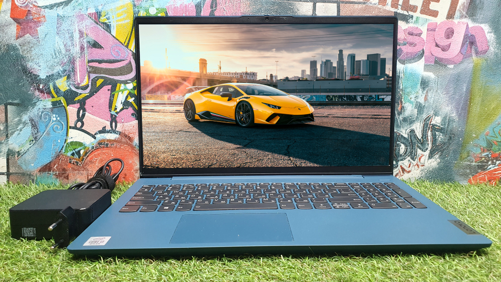 Ноутбук Lenovo i3-10/8Gb/FHD