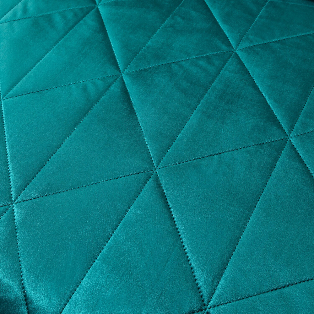 Велюровое покрывало в клетку с наволочками OVL045