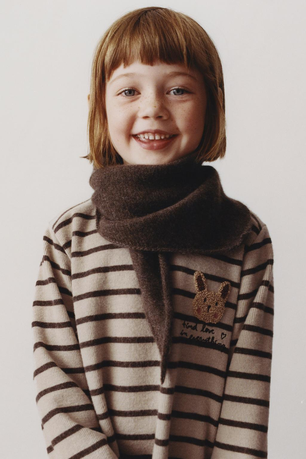 ZARA ПЛАТЬЕ ИЗ МЯГКОЙ ТКАНИ В ПОЛОСКУ С МАХРОВОЙ АППЛИКАЦИЕЙ, КОРИЧНЕВЫЙ