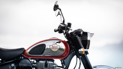 Royal Enfield Classic 350 Halcyon Black