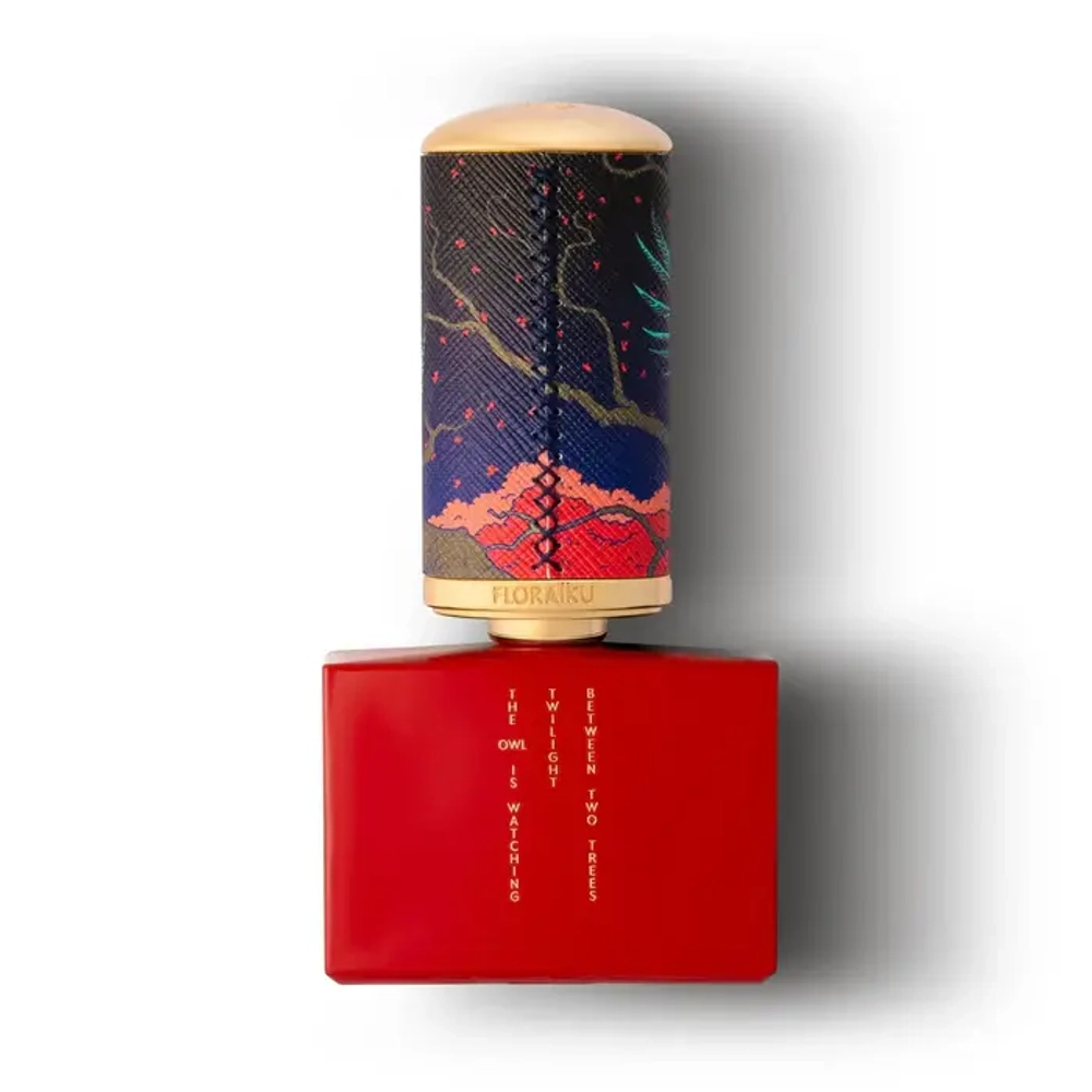 Floraïku Between Two Trees