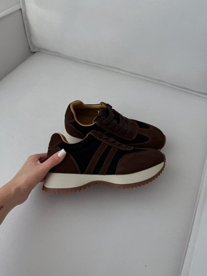 Кроссовки из натуральной замши