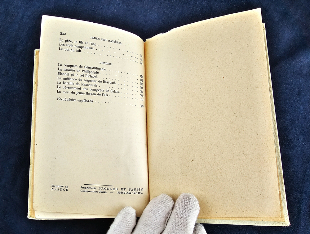 "Contes et rcits extraits des potes et prosateurs du Moyen Age mis en franais moderne (Сказки и рассказы на  французском языке). Gaston Paris