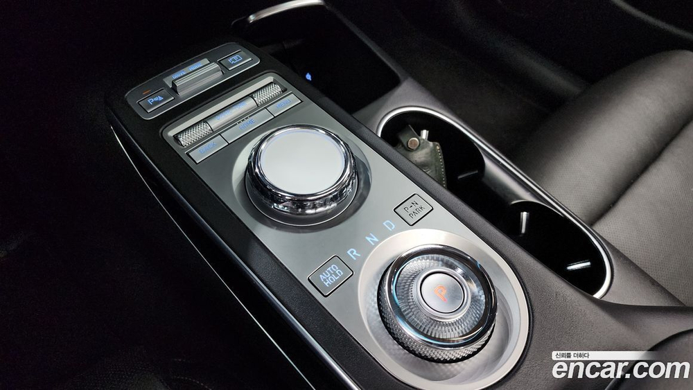 Genesis GV70 2.5T Бензин 2WD (03.2021)