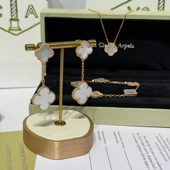 Серьги VAN CLEEF & ARPELS Alhambra