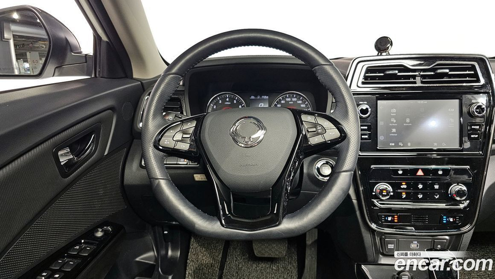 KG Mobility (Ssangyong) Very New Tivoli Бензин 1.5 2WD (11.2019)