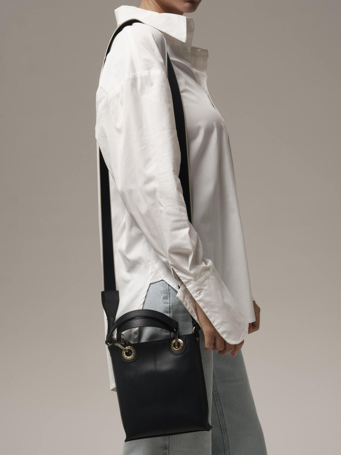 Сумка кожаная кросс-боди черная