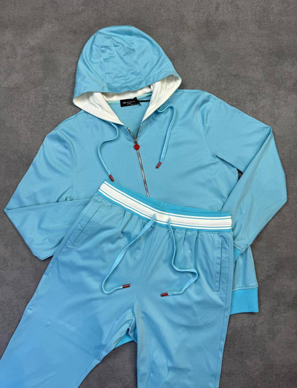 Костюм Kiton
