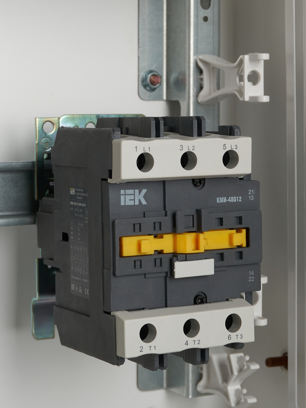Контактор КМИ-48012 80А 230В/АС3 1NO;1NC IEK