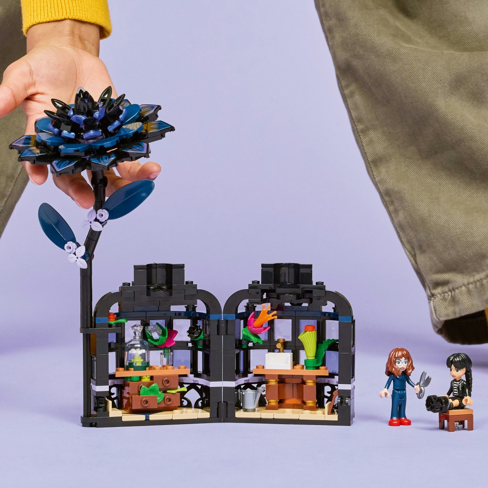 LEGO Wednesday - Цветок черной далии 76784