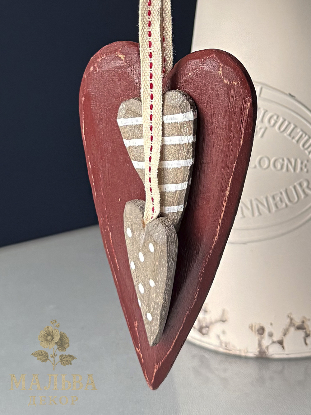 Декор подвесной "Связка из 3-х сердец" 8x2,5x28 см