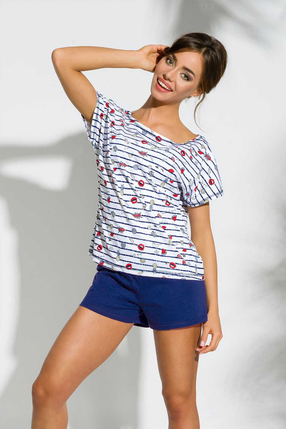 Хлопковая пижама Karla с полосками и принтом на футболке (Размер: XL) (Цвет: белый с синим)