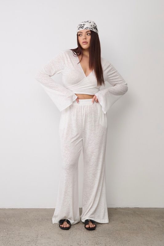 Костюм из тонкого трикотажа, молочный