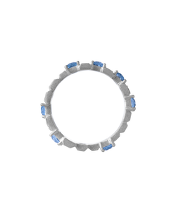 Кольцо асимметричное из серебра со вставками из выращенной шпинели