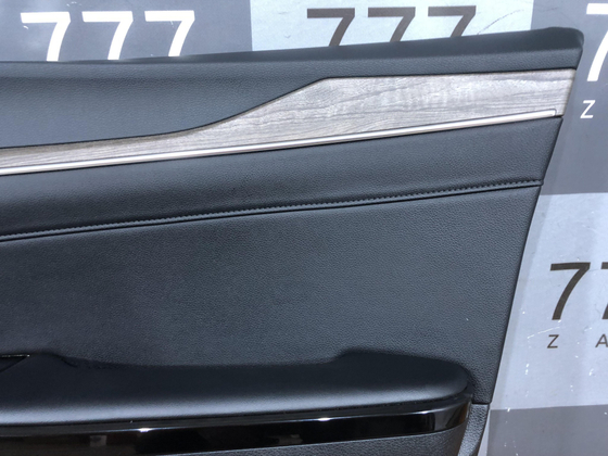 Обшивка двери передней правой Kia K5 20-22 Б/У Оригинал 82302L2BF0A53