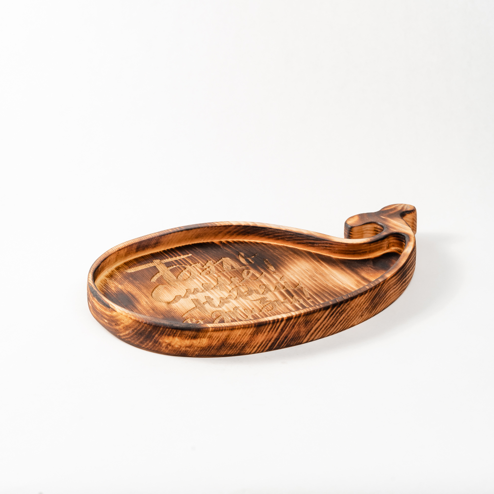 Менажница деревянная из сибирского кедра для подачи блюд и закусок с гравировкой "БУДЬ СМЕЛЕЕ! НЫРЯЙ В ЖИЗНЬ!". MG125