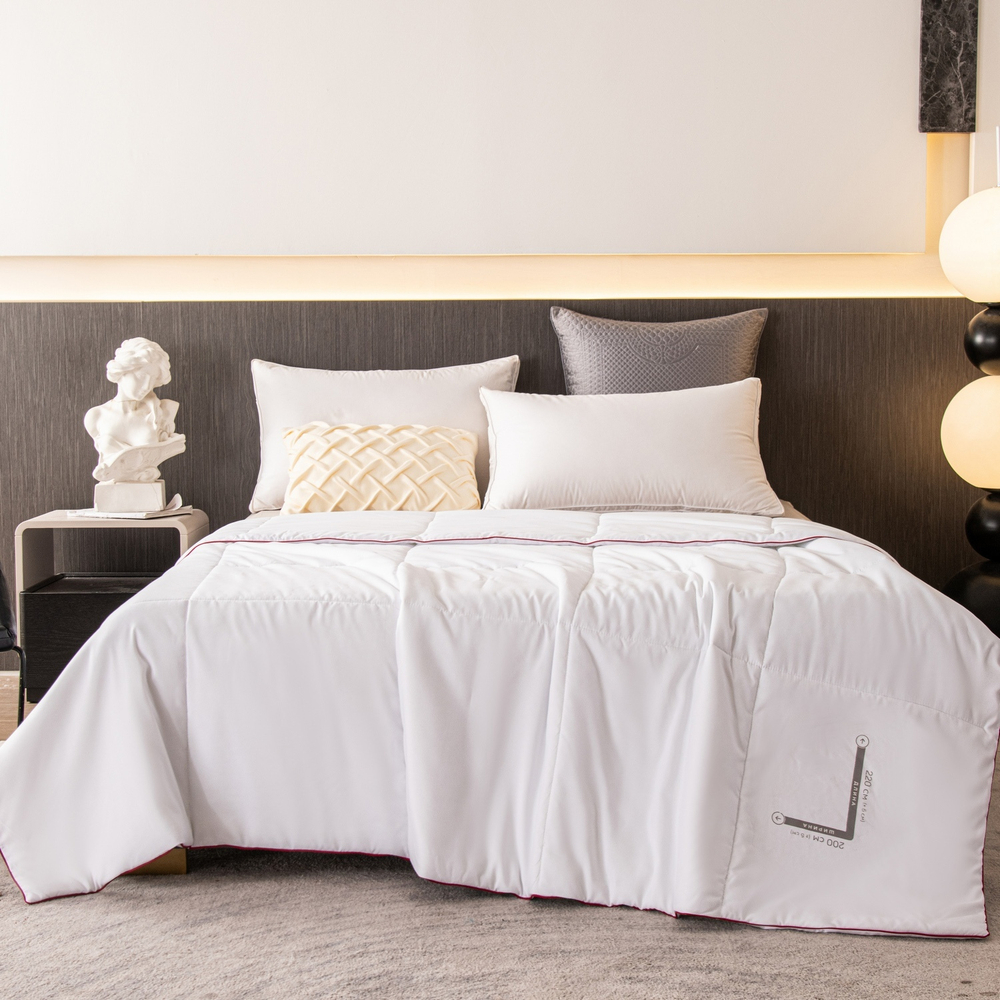 Одеяло SM Всесезонное SM001 красный кант 180*215 см