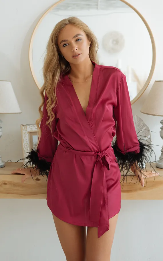 7243 халат короткий с боа малиновый