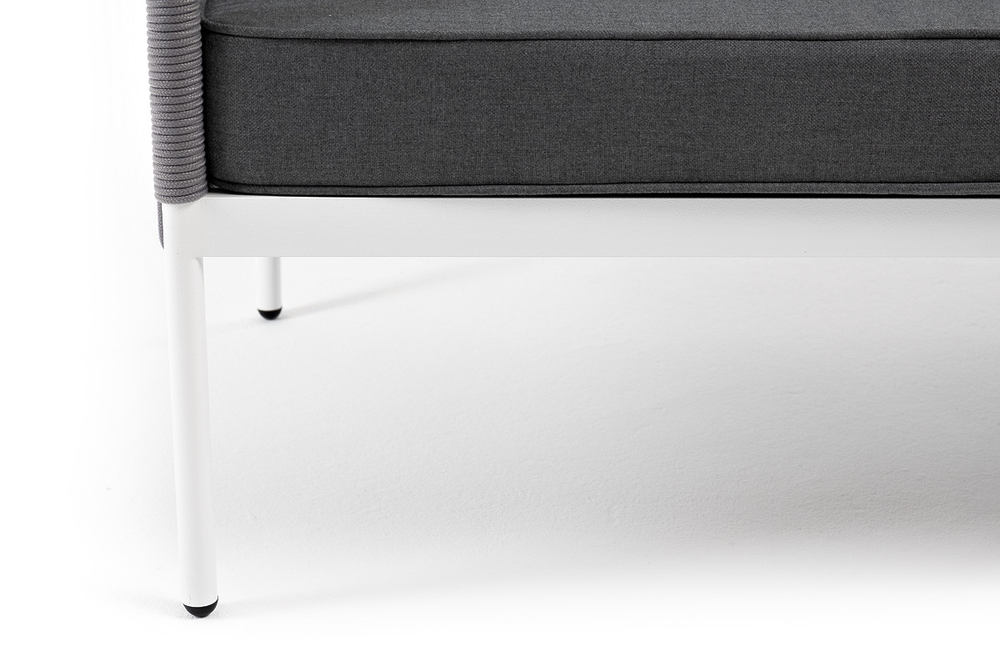 "Канны" диван 3-местный плетеный из роупа, каркас алюминий белый муар, роуп светло-серый круглый, ткань темно-серая 027