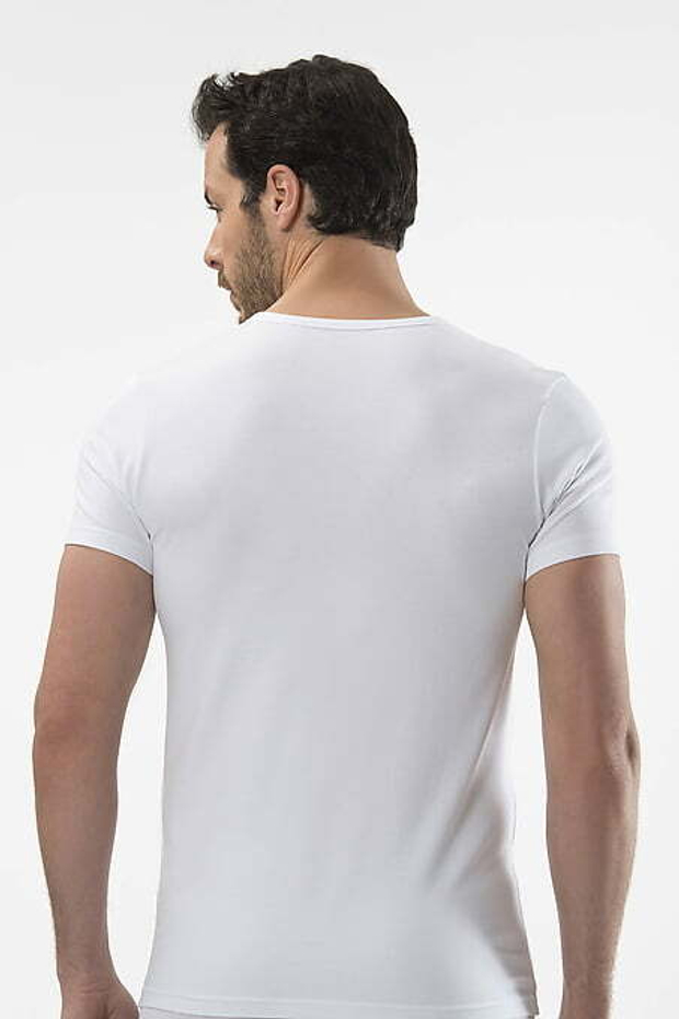 Футболка мужская с V-образным вырезом