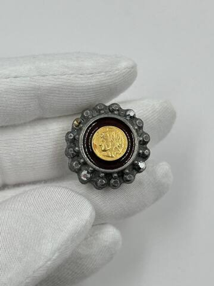 Накладка на пуговицу в античном стиле