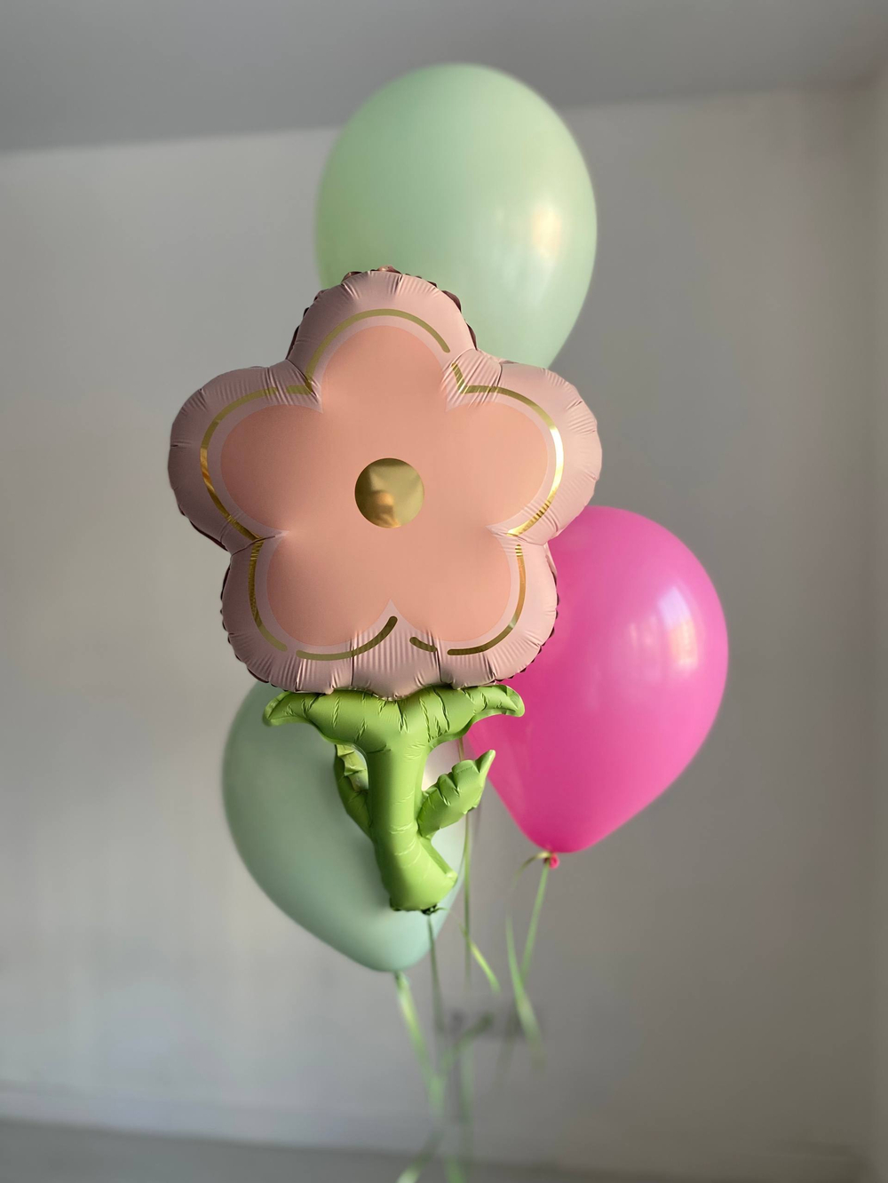 Воздушные гелиевые шарики с доставкой по Хабаровску цветок №4857