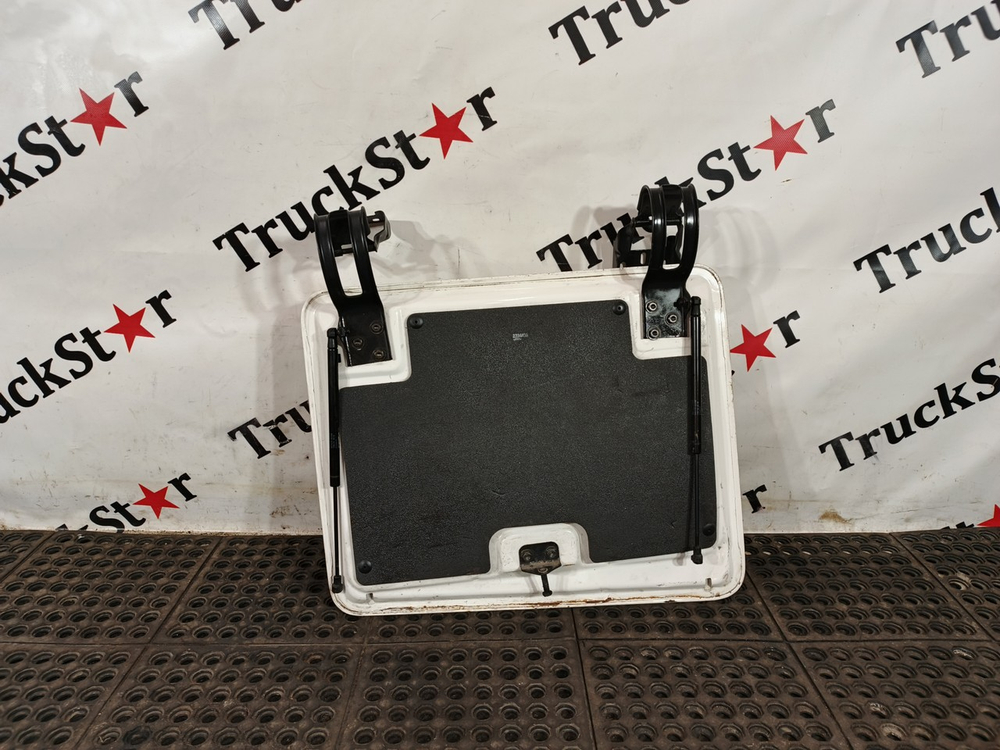 Крышка инструментального ящика левого 2020г.