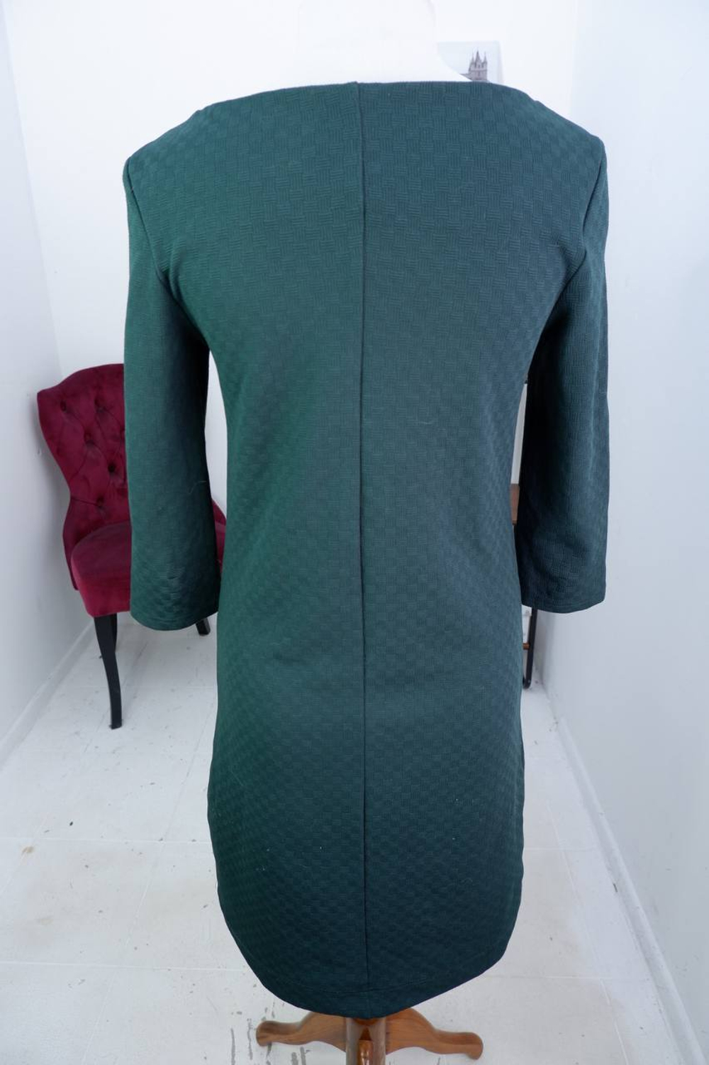 Платье Incity с фактурной тканью, визуально на 44 размер