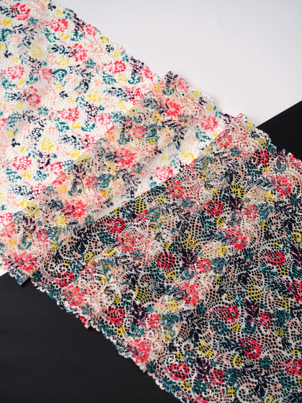 Эластичное кружево мультиколор ширина 23 см