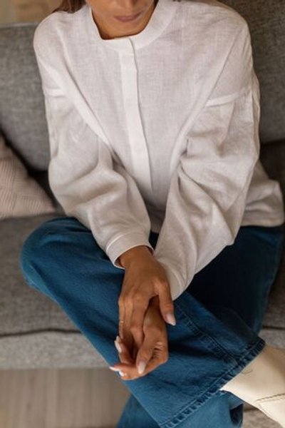 Рубашка Людмила изо льна белого цвета