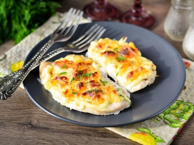 Курица с ананасом и кабачком 130гр