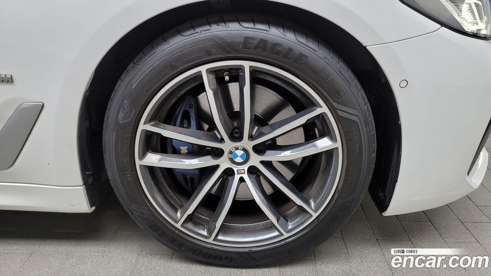 BMW 5 Series (G30) 520i M Sports (01.2021)