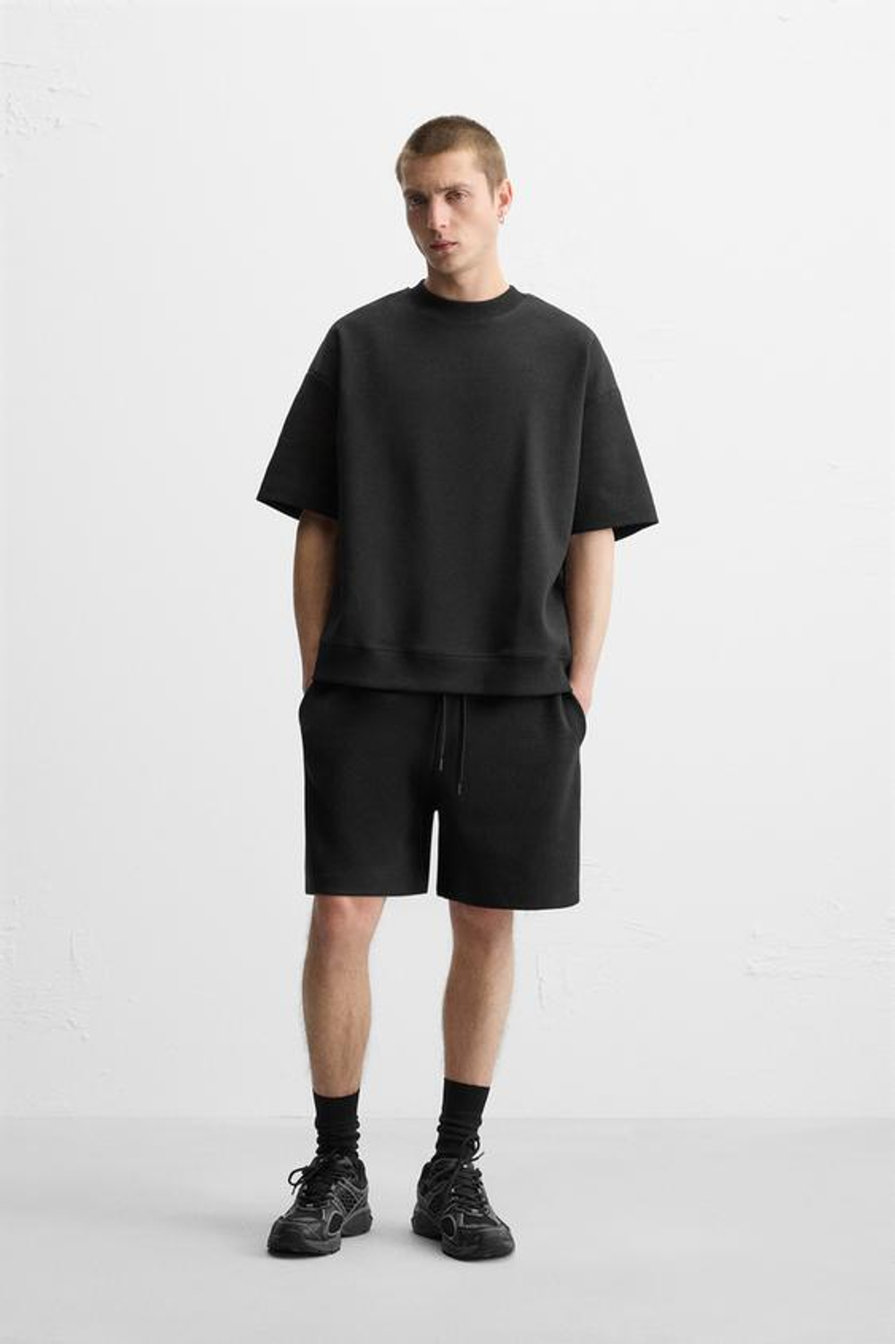 ZARA ТОЛСТОВКА INTERLOCK ИЗ РЕЛЬЕФНОЙ ТКАНИ, ЧЕРНЫЙ